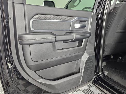 New 2026 RAM 2500 Big Horn AWD/4WD image 32
