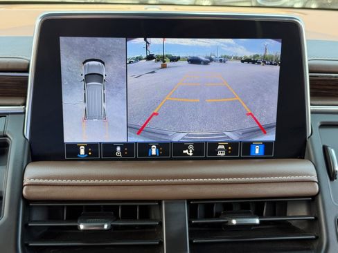 Used 2021 Chevrolet Tahoe High Country w/ Premium Package AWD/4WD image 38