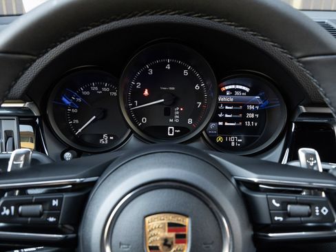 Certified 2026 Porsche Macan AWD/4WD image 14