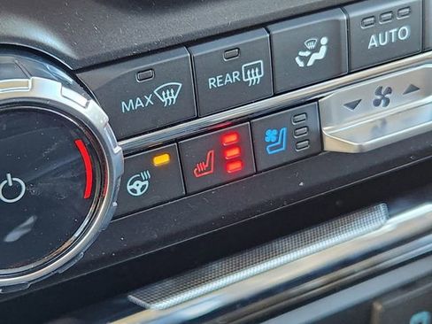 New 2026 Ford F250 Lariat w/ Black Appearance Package image 24