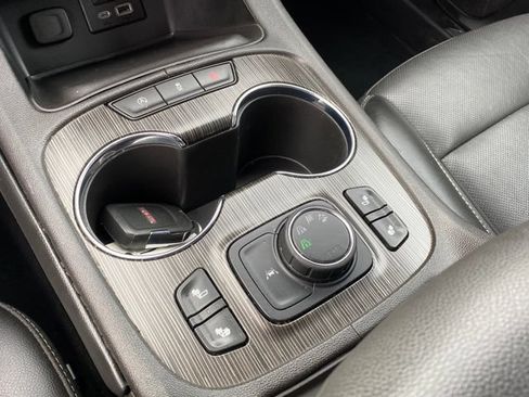 Certified 2023 GMC Acadia SLT AWD/4WD image 14