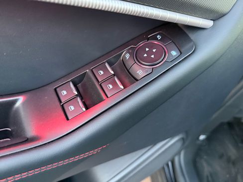Used 2025 Ford Explorer ST AWD/4WD image 17