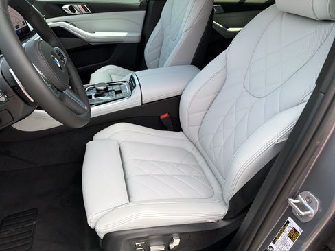 New 2026 BMW X5 xDrive40i w/ M Sport Package AWD/4WD image 18