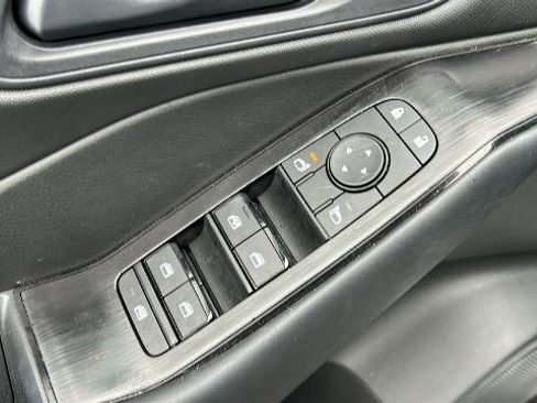 Certified 2025 Nissan Rogue S FWD image 12