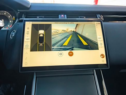 Used 2025 Land Rover Range Rover Velar Dynamic SE image 20