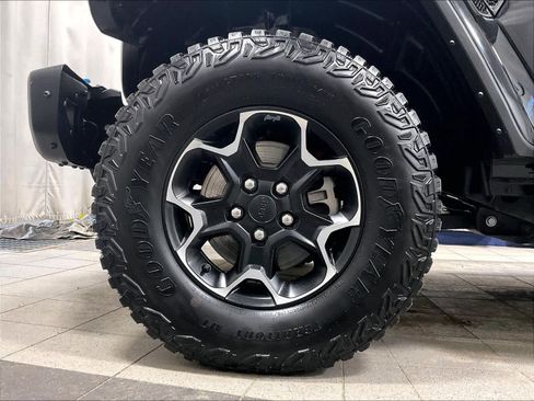 Used 2021 Jeep Wrangler Unlimited Rubicon 4xe w/ Steel Bumper Group AWD/4WD image 7