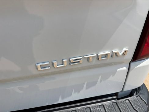Used 2021 Chevrolet Silverado 1500 Custom w/ Custom Max Trailering Package AWD/4WD image 11