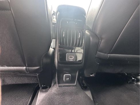 Used 2025 Jeep Compass Limited image 34