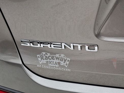 Used 2016 Kia Sorento EX image 29