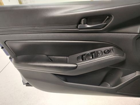 Used 2024 Nissan Altima 2.5 S image 9