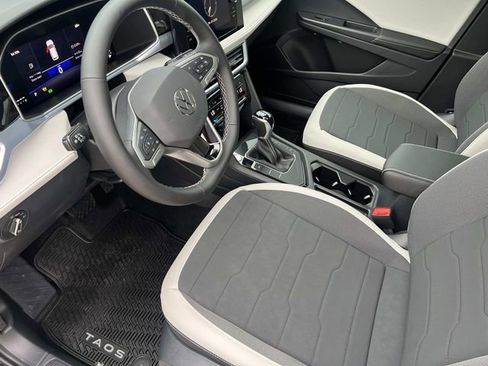 New 2026 Volkswagen Taos SE FWD image 13