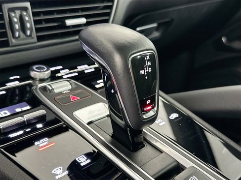 Certified 2023 Porsche Cayenne Coupe image 34