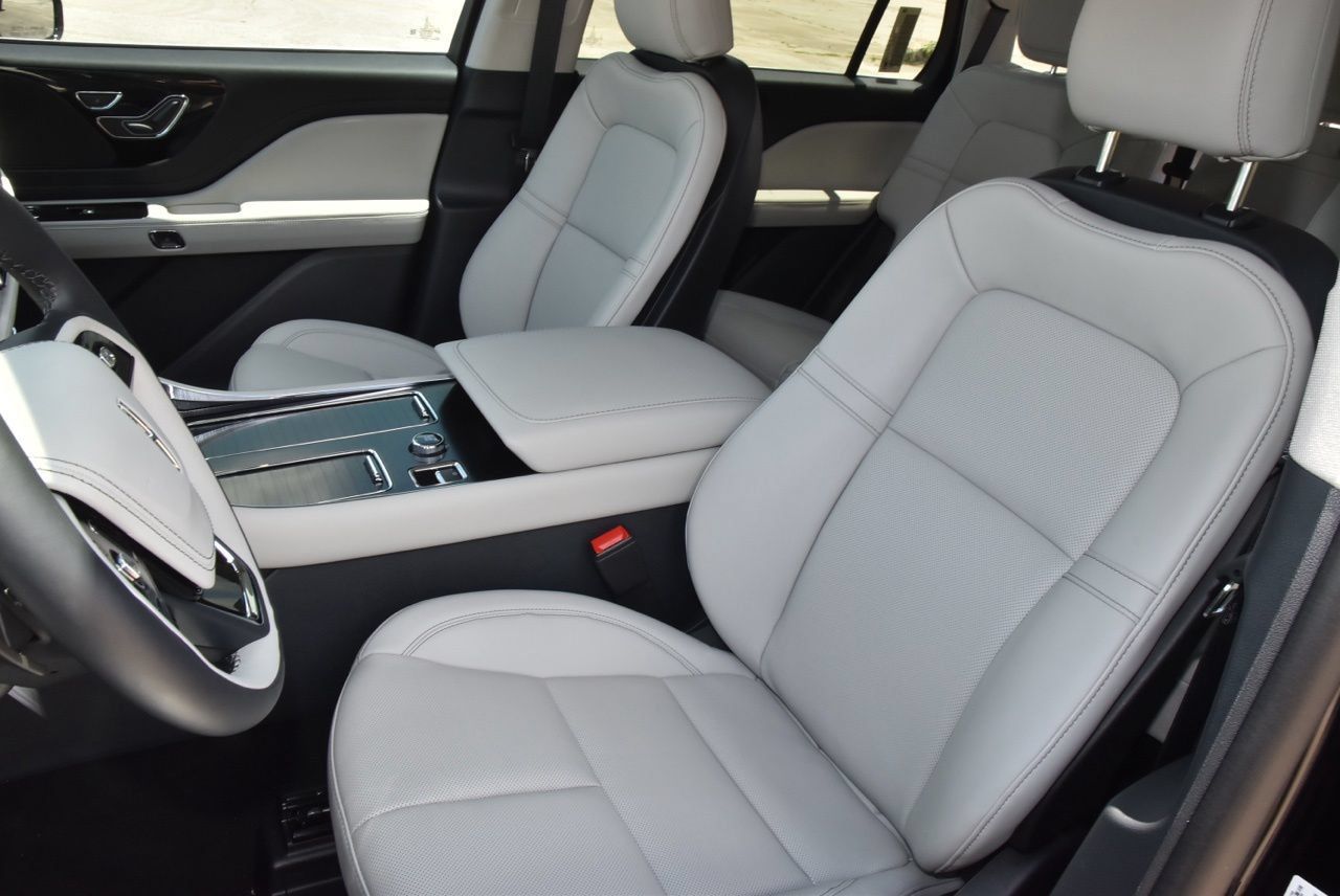 New 2026 Lincoln Aviator 2WD image 32