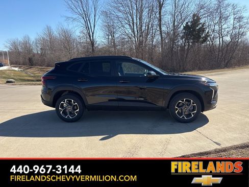 New 2026 Chevrolet Trax LT w/ Driver Confidence Package image 10