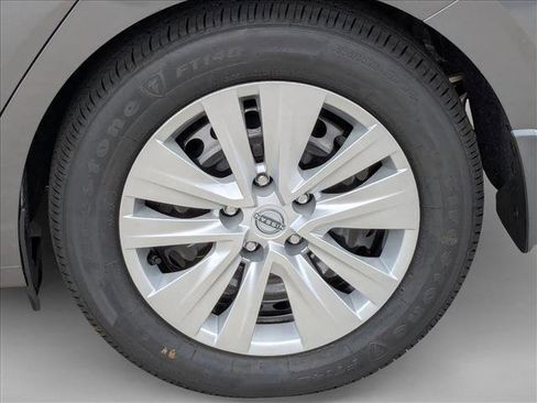 Used 2025 Nissan Sentra S image 9