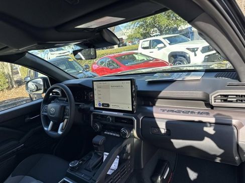 Certified 2025 Toyota Tacoma TRD Off-Road image 17