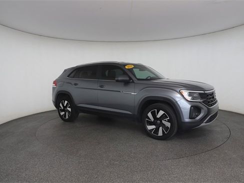 Used 2024 Volkswagen Atlas Cross Sport SE image 26