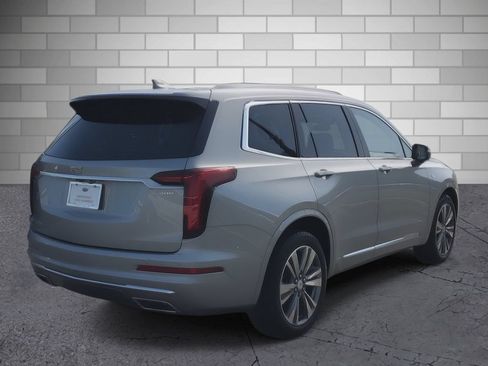 Certified 2024 Cadillac XT6 Premium Luxury w/ Technology Package FWD image 5