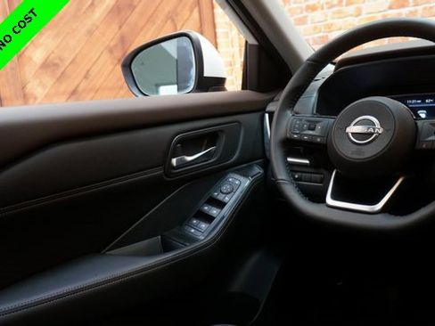 Used 2022 Nissan Rogue SV w/ SV Premium Package image 34