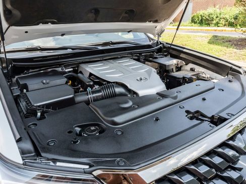 Used 2023 Lexus GX 460 image 10