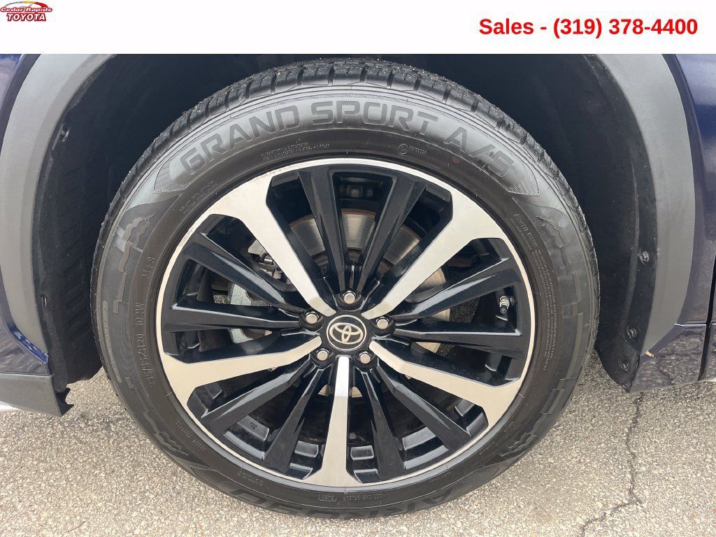 Used 2022 Toyota Highlander XSE AWD/4WD image 12