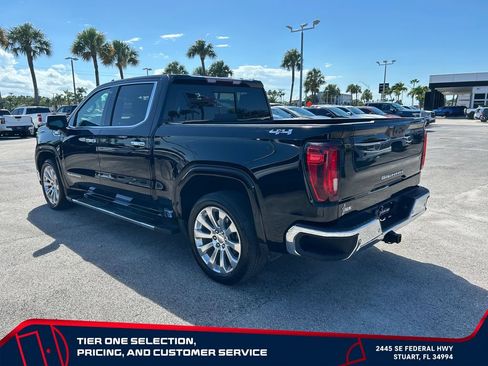 Used 2023 GMC Sierra 1500 SLT w/ SLT Premium Plus Package AWD/4WD image 5