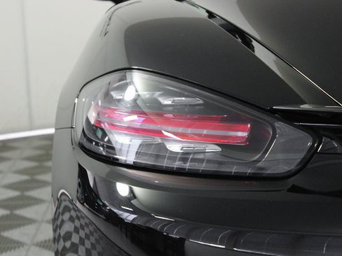 Used 2021 Porsche 718 Boxster image 17