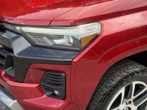 Used 2023 Chevrolet Colorado Z71 w/ Z71 Convenience Package 2 AWD/4WD image 46