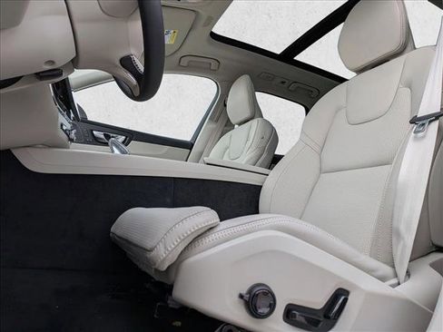 New 2026 Volvo XC60 B5 Ultra w/ Protection Package Premier image 4