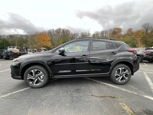 Used 2024 Subaru Crosstrek 2.0i Premium w/ Crosstrek Mirror Package AWD/4WD image 4