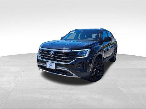 Certified 2024 Volkswagen Atlas Cross Sport SE AWD/4WD image 3