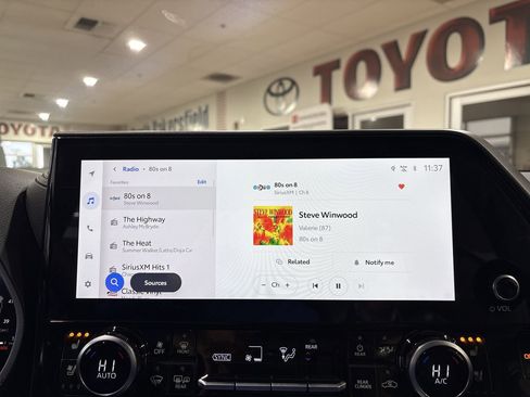 New 2026 Toyota Highlander Limited image 17