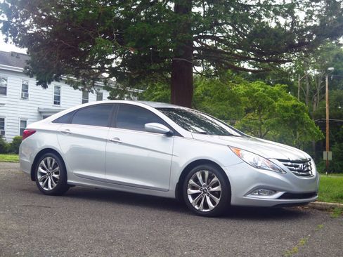 Used 2011 Hyundai Sonata SE FWD image 5