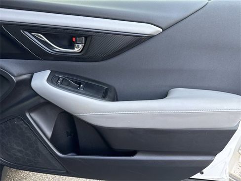 Used 2025 Subaru Outback Premium w/ Popular Package #1A image 33