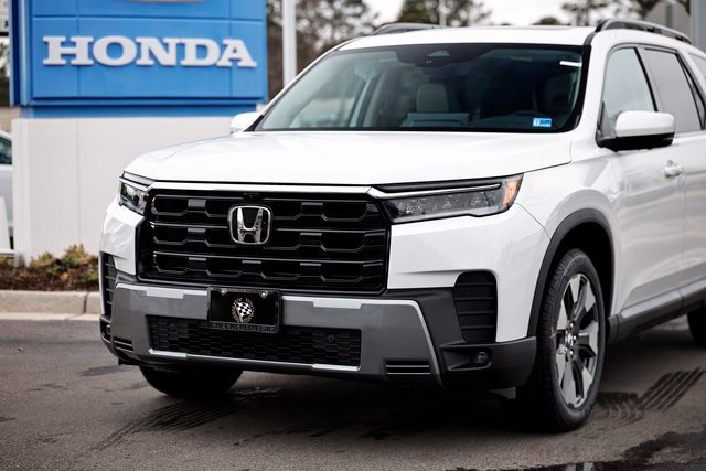 New 2026 Honda Pilot Elite image 2