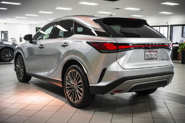 Certified 2026 Lexus RX 450h AWD w/ Convenience Package image 8