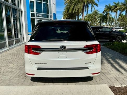 Certified 2022 Honda Odyssey Touring image 5