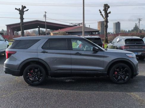 Certified 2022 Ford Explorer ST w/ Equipment Group 401A image 6