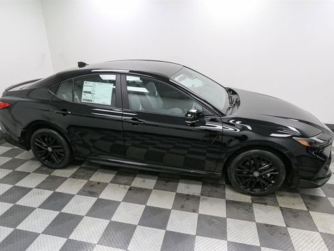 New 2026 Toyota Camry SE image 5