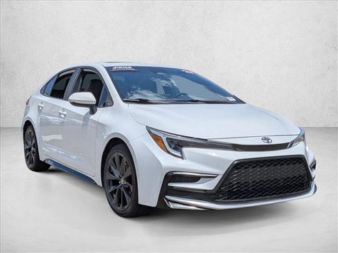 Used 2023 Toyota Corolla XSE FWD image 3
