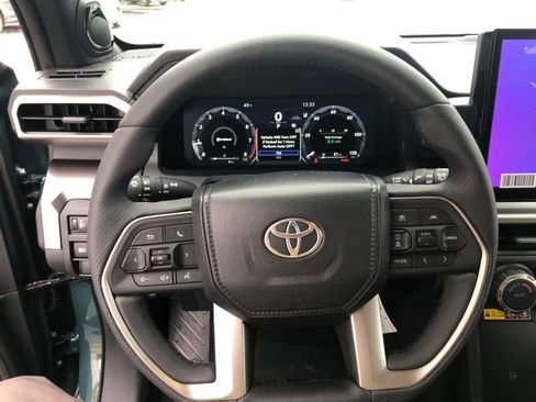 New 2025 Toyota 4Runner TRD Off-Road Premium image 11