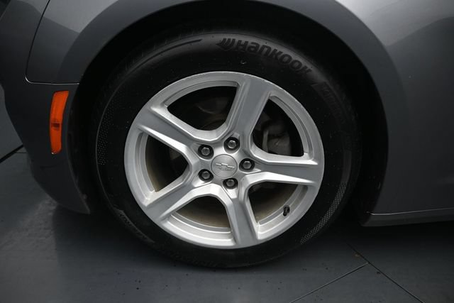 Used 2020 Chevrolet Camaro LT RWD image 10