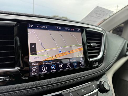 Used 2018 Chrysler Pacifica Limited FWD image 37