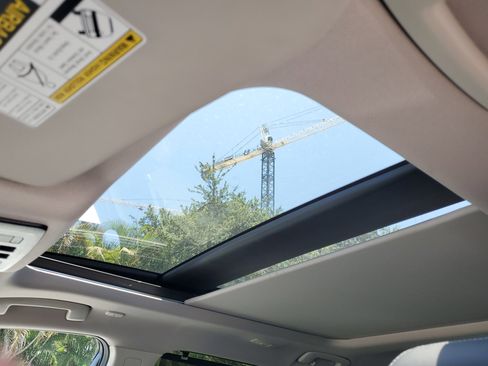 Used 2023 Nissan Rogue SV w/ SV Premium B Package image 9