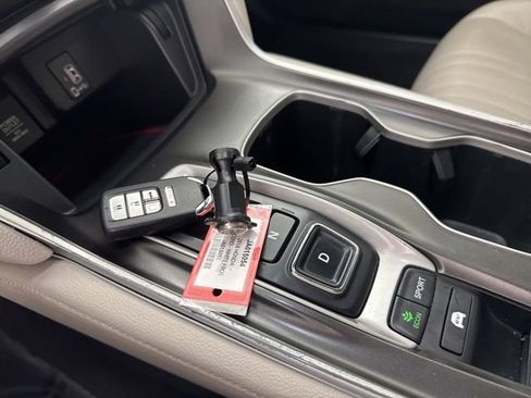 Used 2018 Honda Accord Touring image 30