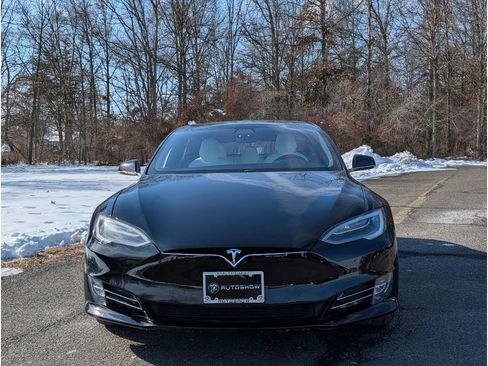 Used 2019 Tesla Model S Standard Range image 2