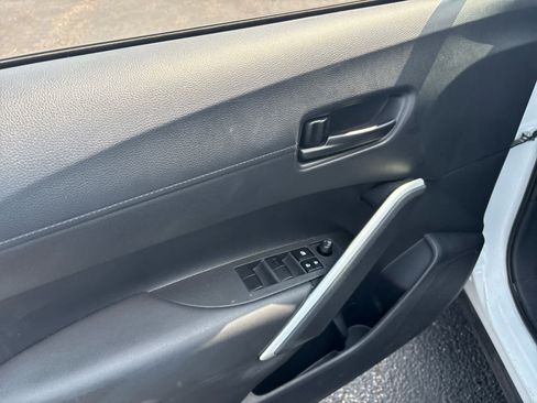 Used 2025 Toyota Corolla Cross AWD Hybrid image 9