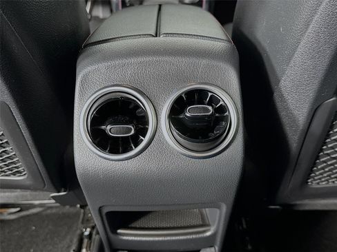 Used 2023 Mercedes-Benz GLB 250 w/ AMG Line image 26