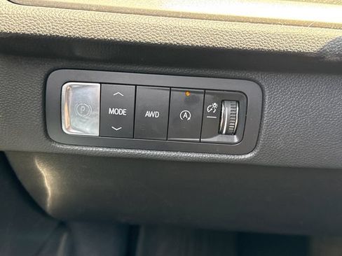 Used 2025 Chevrolet Traverse LT w/ Sun and Wheel Package AWD/4WD image 29