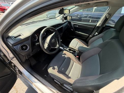 Used 2018 Toyota Corolla LE FWD image 5